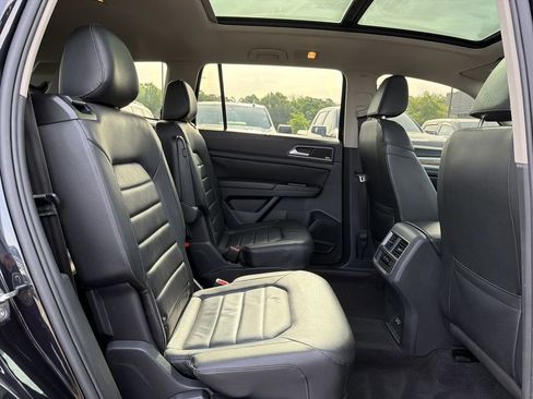 Used 2018 Volkswagen Atlas SEL Premium image 18