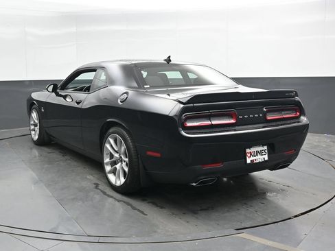 Used 2022 Dodge Challenger R/T Scat Pack RWD image 11