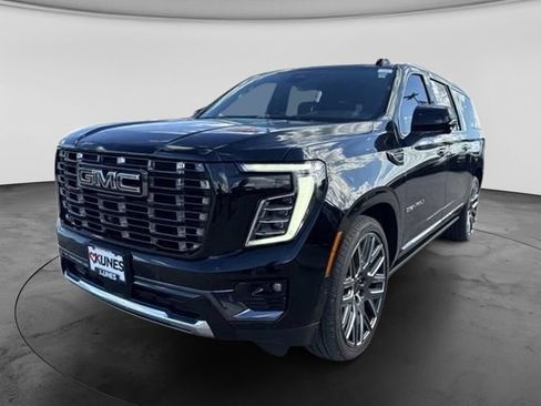 Used 2026 GMC Yukon XL Denali Ultimate w/ LPO, Floor Liner Package AWD/4WD image 6