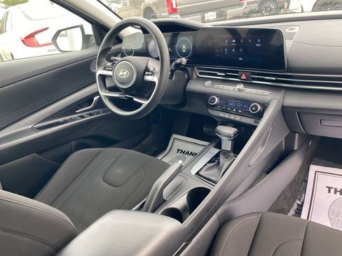 Used 2024 Hyundai Elantra SEL image 7