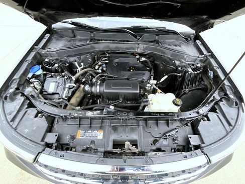 Used 2020 Ford Explorer XLT AWD/4WD image 29