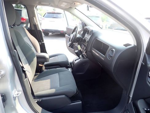 Used 2012 Jeep Compass Sport AWD/4WD image 12