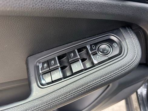 Certified 2023 Porsche Macan AWD/4WD image 21