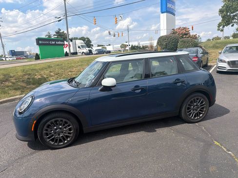 Used 2025 MINI Cooper S FWD image 13