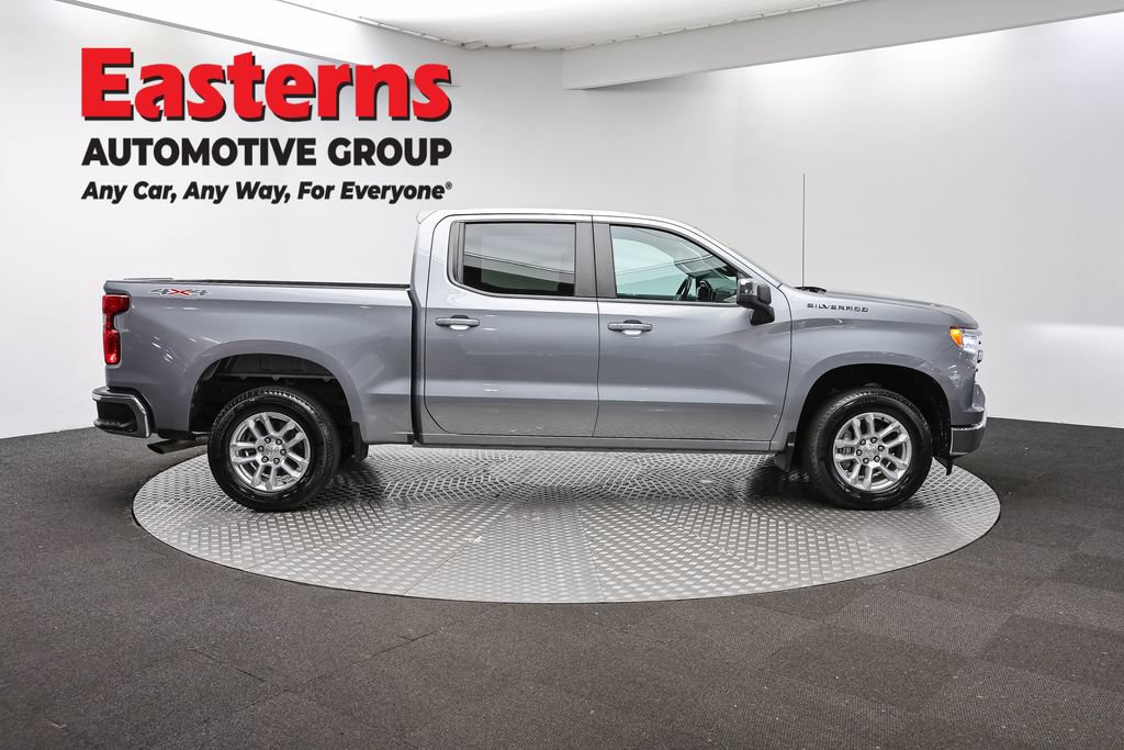 Used 2023 Chevrolet Silverado 1500 LT AWD/4WD image 5
