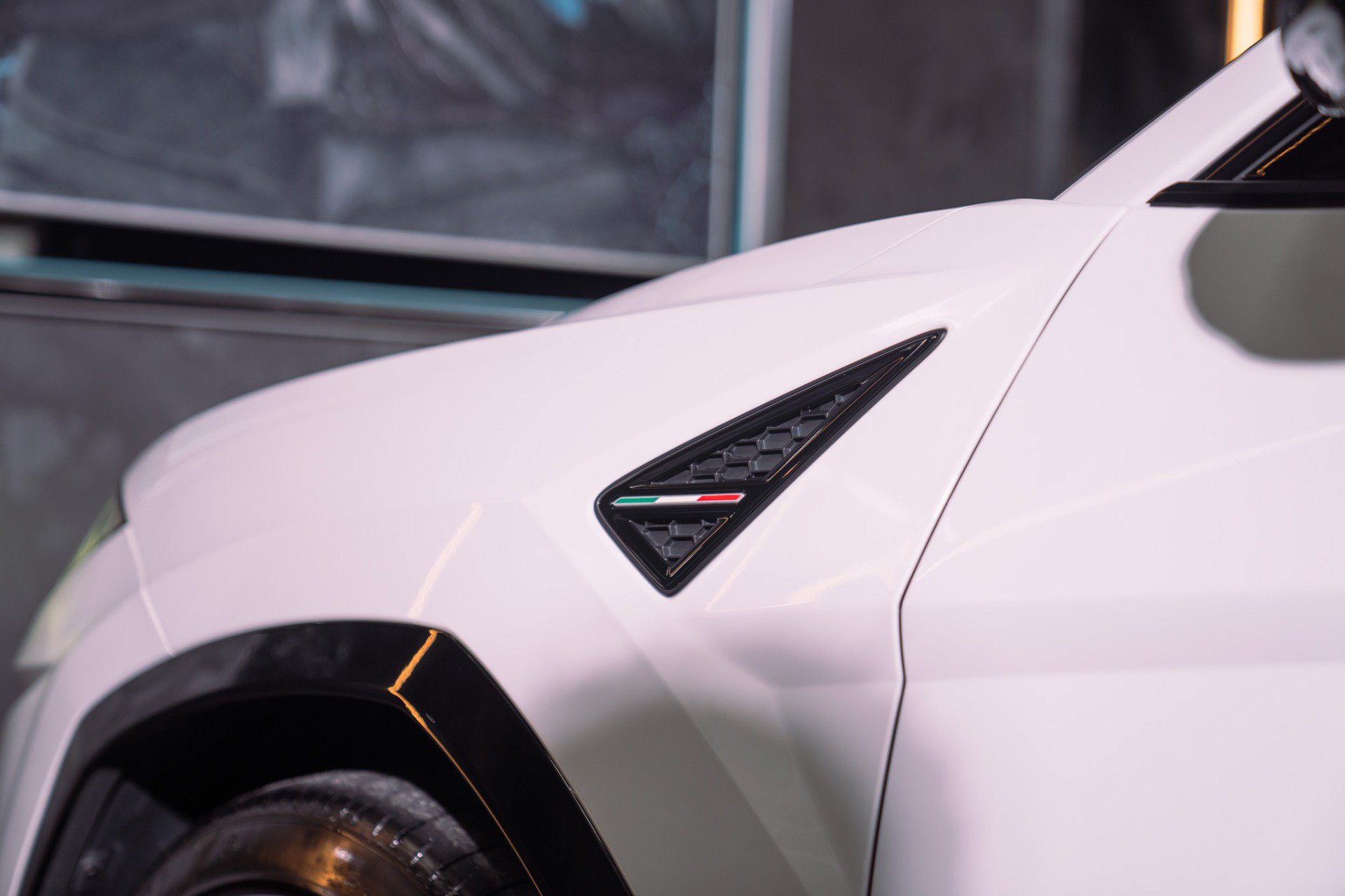 Used 2022 Lamborghini Urus AWD/4WD image 13