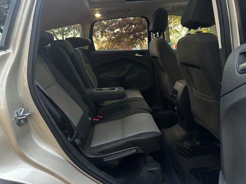 Used 2017 Ford Escape SE image 15