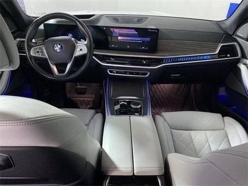 Used 2023 BMW X7 xDrive40i w/ Premium Package image 26