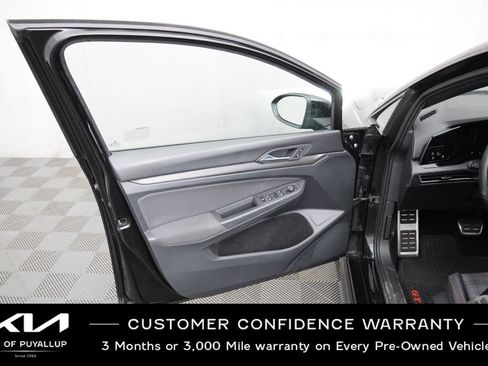 Used 2022 Volkswagen GTI SE FWD image 9