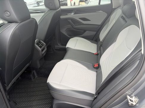 Certified 2026 Volkswagen Tiguan SE AWD/4WD image 13