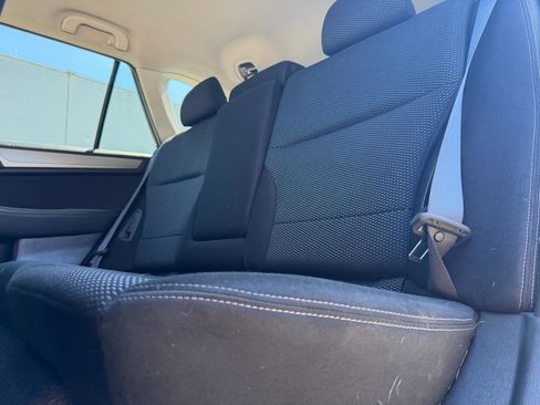 Used 2017 Subaru Outback 2.5i Premium AWD/4WD image 9