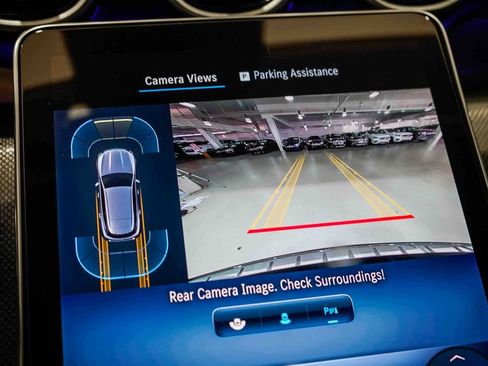 Used 2024 Mercedes-Benz GLC 300 4MATIC image 23