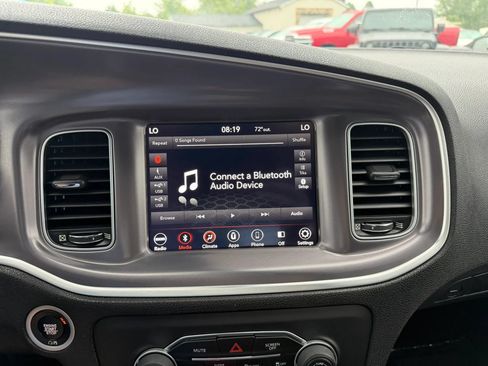 Used 2019 Dodge Charger SXT AWD/4WD image 21
