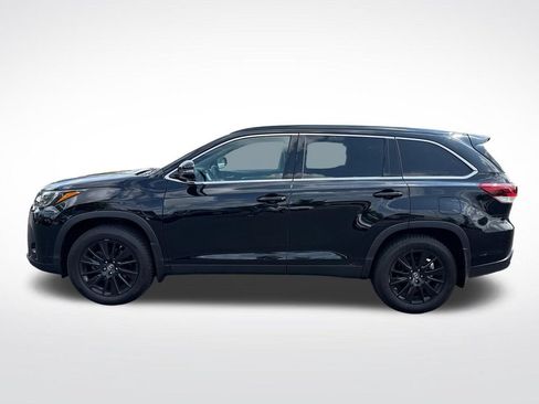Used 2019 Toyota Highlander SE AWD/4WD image 2
