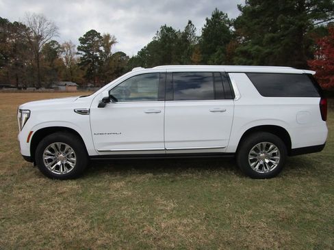 New 2026 GMC Yukon XL Denali w/ Sun & Power Step Package image 2
