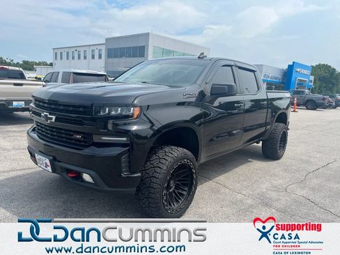 Used 2020 Chevrolet Silverado 1500 LT Trail Boss w/ Midnight Edition AWD/4WD image 1