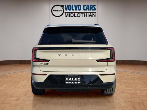 New 2025 Volvo EX90 Plus w/ Protection Package Premier image 20