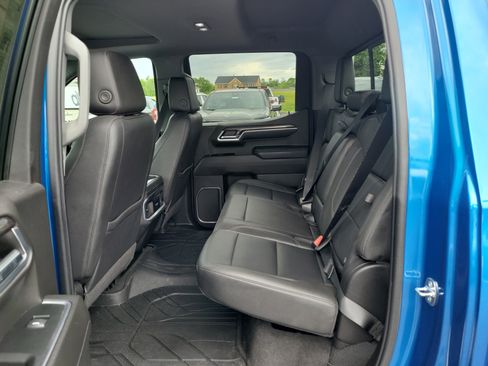 Used 2022 Chevrolet Silverado 1500 LTZ w/ LTZ Premium Package AWD/4WD image 12
