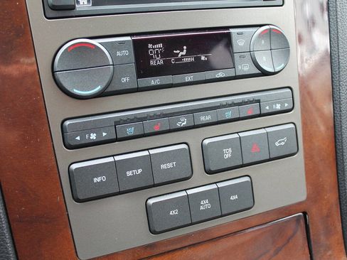 Used 2013 Lincoln Navigator 4WD w/ HD Trailer Tow Pkg image 33