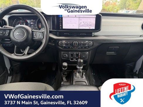 Used 2024 Jeep Wrangler Unlimited w/ Convenience Group AWD/4WD image 13