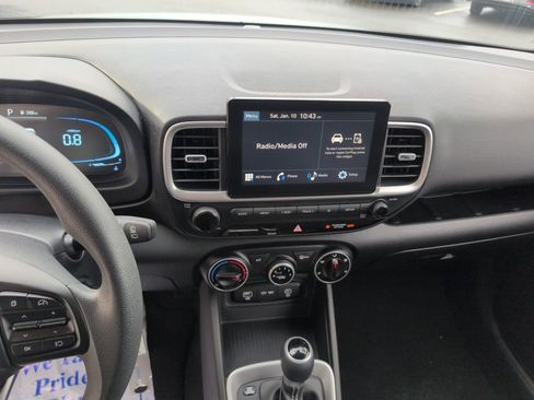 Certified 2023 Hyundai Venue SE image 20
