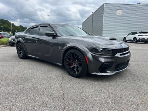 Used 2022 Dodge Charger SRT Hellcat w/ Harman/Kardon Audio Group RWD image 3
