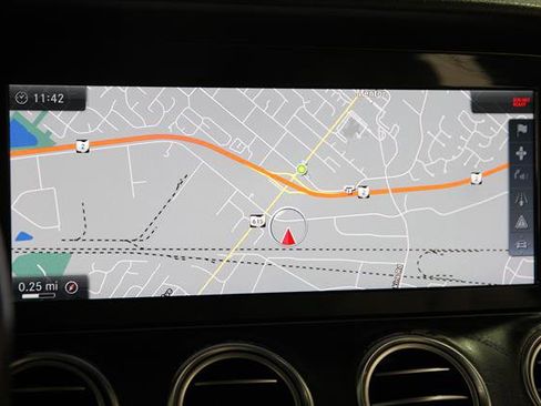 Used 2017 Mercedes-Benz E 300 4MATIC image 10