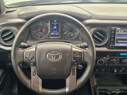 Used 2021 Toyota Tacoma TRD Sport w/ Technology Package image 19