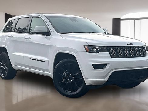 Used 2022 Jeep Grand Cherokee Laredo X RWD image 1