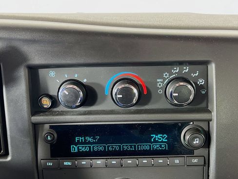 Certified 2025 Chevrolet Express 3500 LT w/ LT Preferred Equipment Group RWD image 15