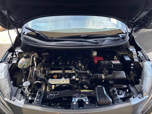 Used 2025 Nissan Versa SV FWD image 31