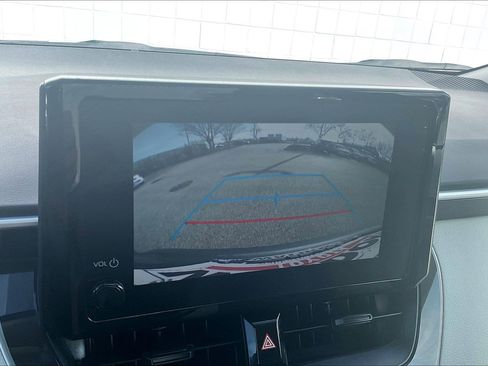 Used 2025 Toyota Corolla LE image 26