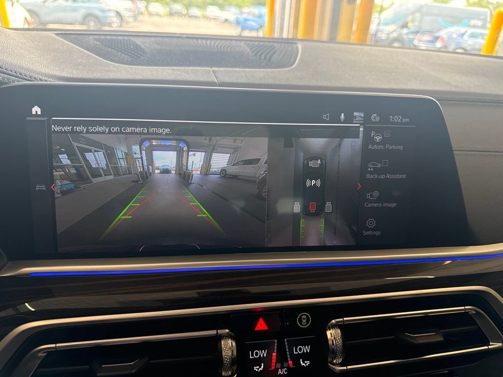 Used 2023 BMW X6 xDrive40i w/ Executive Package AWD/4WD image 9