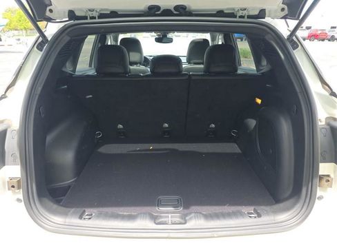 Used 2023 Jeep Compass Limited w/ Sun and Sound Group AWD/4WD image 3