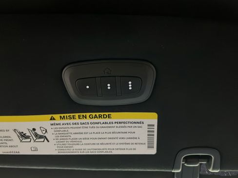 Used 2023 Chrysler Pacifica Pinnacle FWD image 45