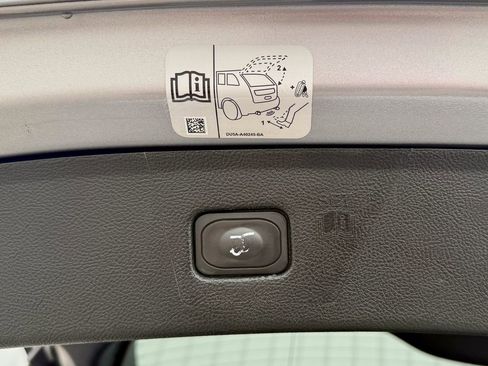 Certified 2020 Ford Edge ST w/ Cold Weather Package image 18