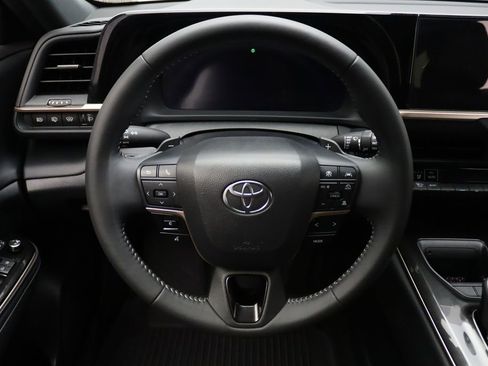 Used 2025 Toyota Crown Signia image 23