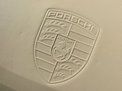 Certified 2025 Porsche Macan image 19