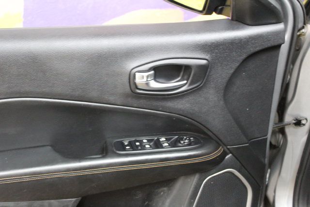 Used 2019 Jeep Compass Limited AWD/4WD image 13