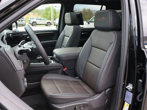 New 2026 Chevrolet Tahoe High Country AWD/4WD image 13