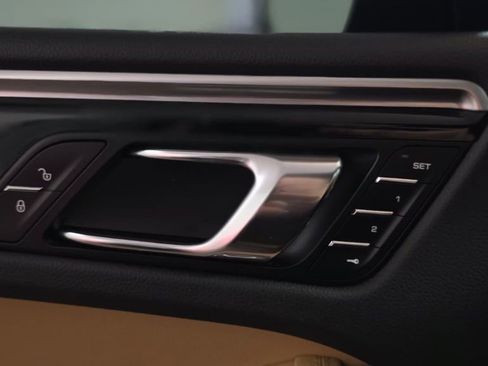 Used 2018 Porsche Macan S image 23