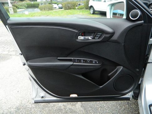 Used 2015 Acura RDX w/Tech AWD 4dr SUV w/Technolog image 22