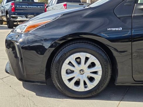 Used 2021 Toyota Prius LE FWD image 9