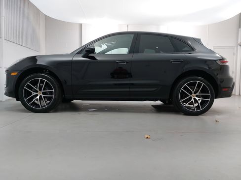 Used 2026 Porsche Macan image 2
