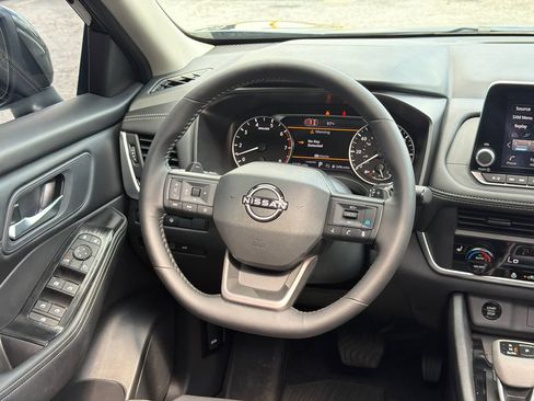 Used 2026 Nissan Rogue Dark Armor FWD image 28