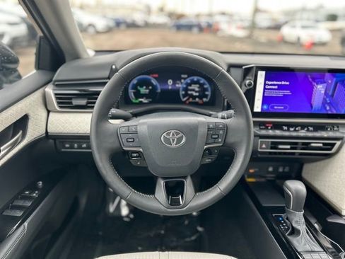 Used 2025 Toyota Camry XLE image 20