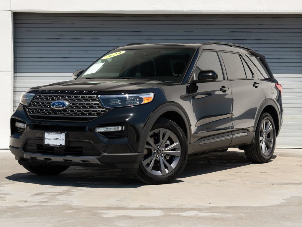 Used 2024 Ford Explorer XLT w/ Equipment Group 202A AWD/4WD image 1