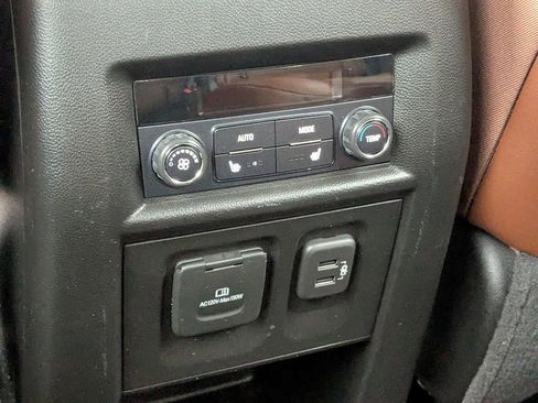 Used 2018 Chevrolet Traverse High Country image 17