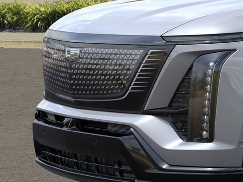 New 2026 Cadillac Vistiq Sport w/ LPO, Floor Liner Package AWD/4WD image 13