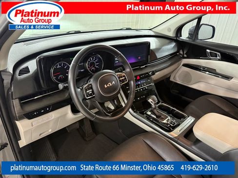 Used 2023 Kia Carnival EX FWD image 13